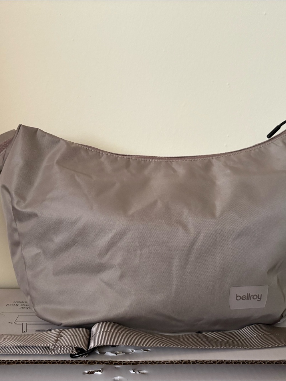 Bellroy Laneway Crescent Bag 2.5L Fawn Color Excellent Condition
